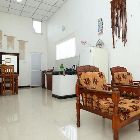 Sujee'S Guest House With Two Bed Rooms Anuradhapura Exterior photo